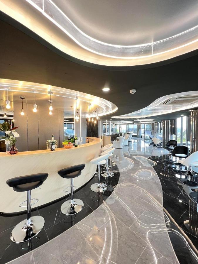 Oakwood Suites Tiwanon Bangkok Nonthaburi Exterior photo